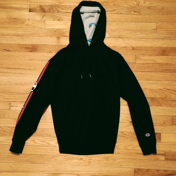 Hoodies, sweatshirts, windbreakers, and adidas pan - Picture 2 of 8
